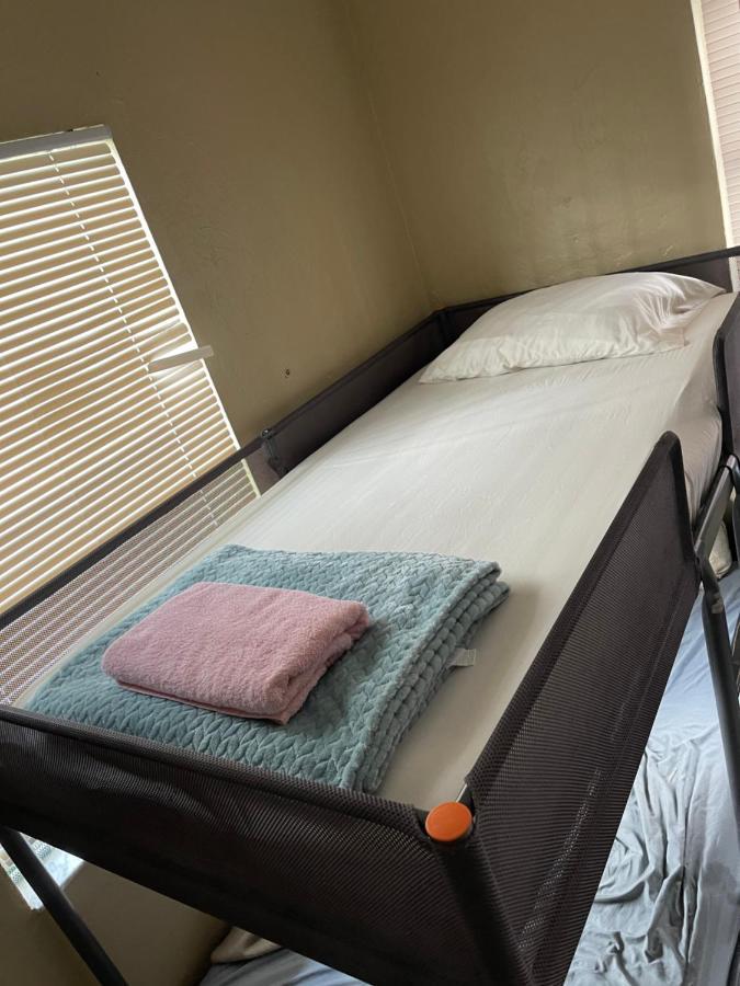 Miami Vibes "Hostel-Like" Shared Room North Miami Esterno foto